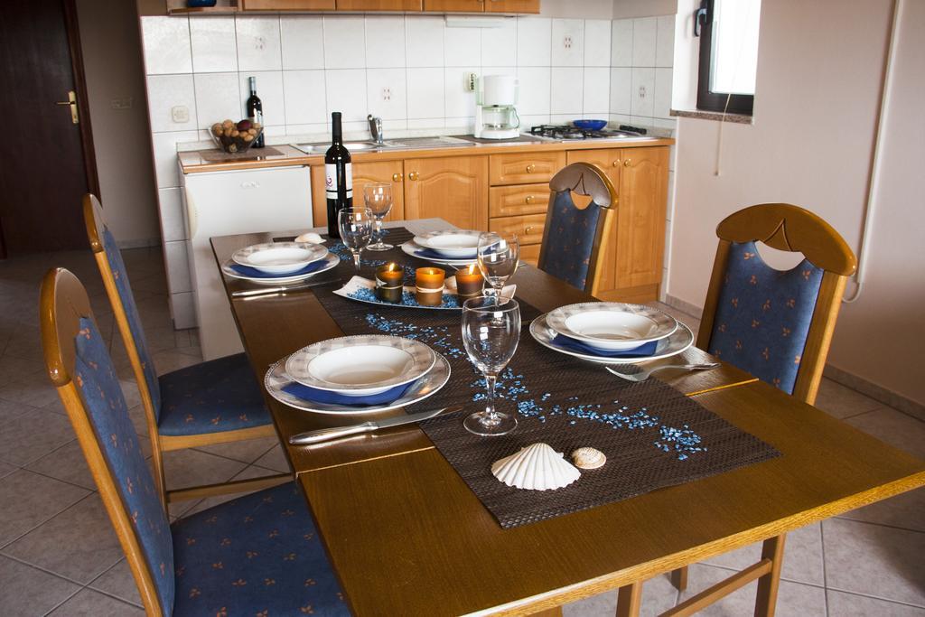 Korsa Apartment Sveti Lovreč Pazenatički Zewnętrze zdjęcie