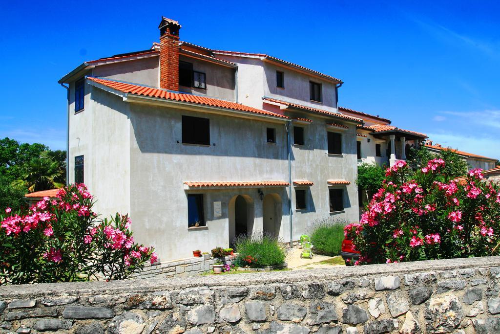 Korsa Apartment Sveti Lovreč Pazenatički Zewnętrze zdjęcie